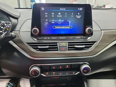 Used 2024 Nissan Altima 2.5 SV