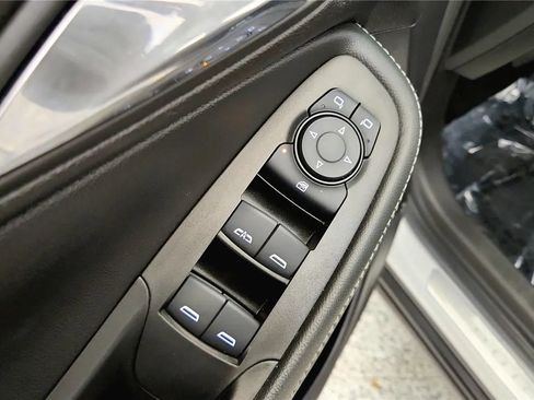 Used 2023 Buick Encore GX Essence w/ Experience Buick Package FWD image 31
