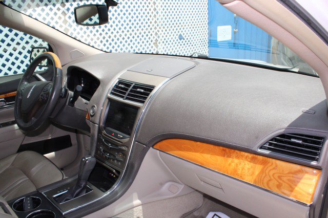 Used 2015 Lincoln MKX FWD w/ Equipment Group 102A image 11