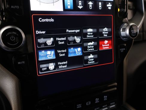 Used 2021 RAM 2500 Laramie AWD/4WD image 7