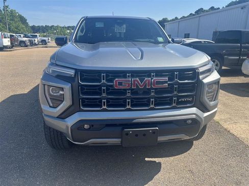 Used 2024 GMC Canyon AT4 w/ AT4 Premium Package AWD/4WD image 4