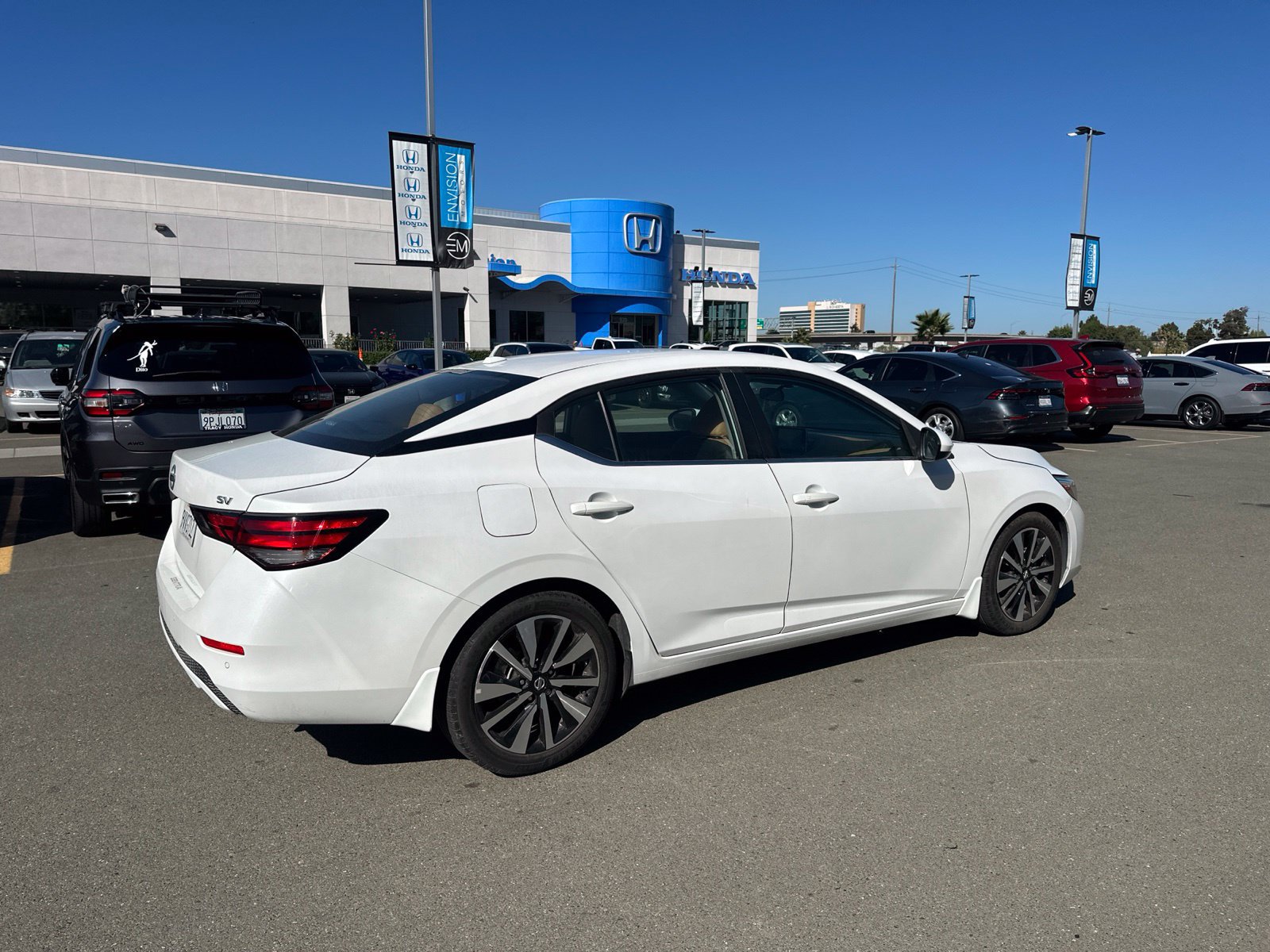 Used 2022 Nissan Sentra SV w/ SV Premium Package FWD image 3