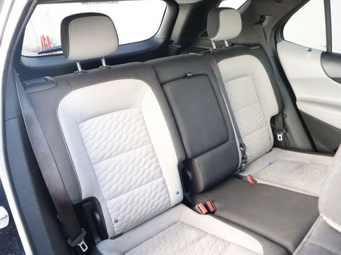 Used 2020 Chevrolet Equinox LS image 44