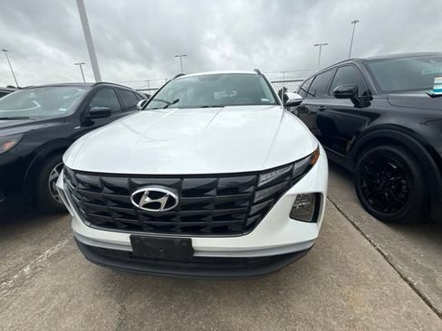 Used 2022 Hyundai Tucson SEL FWD image 2