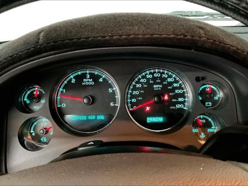 Used 2009 Chevrolet Avalanche LS image 15