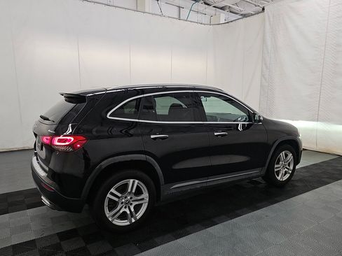 Used 2022 Mercedes-Benz GLA 250 4MATIC w/ Premium Package Lite image 2