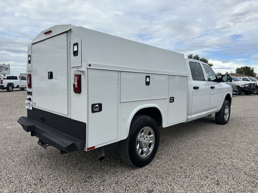 Used 2022 RAM 3500 Tradesman w/ Chrome Appearance Group AWD/4WD image 11