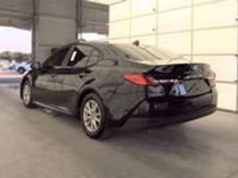 Used 2025 Toyota Camry LE w/ Convenience Package FWD image 6