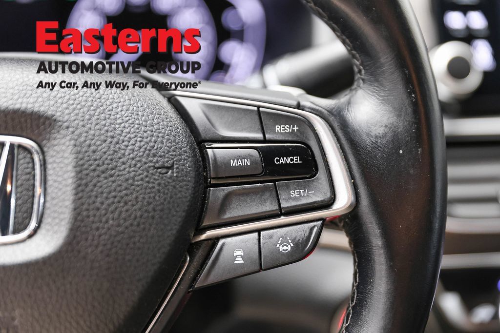 Used 2018 Honda Accord Sport image 17