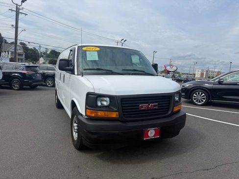 Used 2017 GMC Savana 3500 RWD image 3