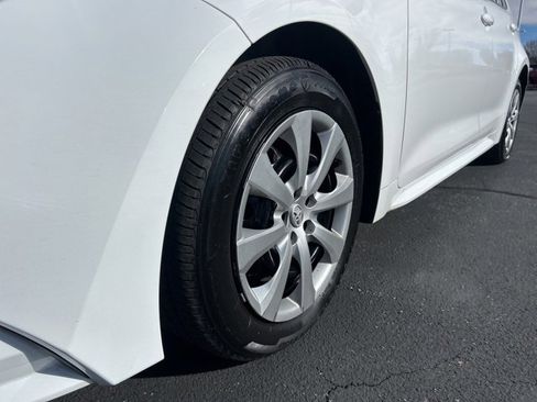 Used 2025 Toyota Corolla LE image 10