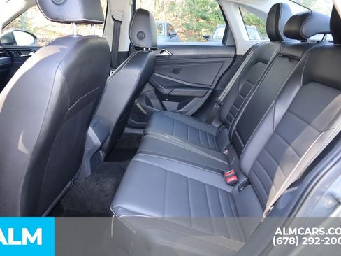 Used 2024 Volkswagen Jetta SE image 18