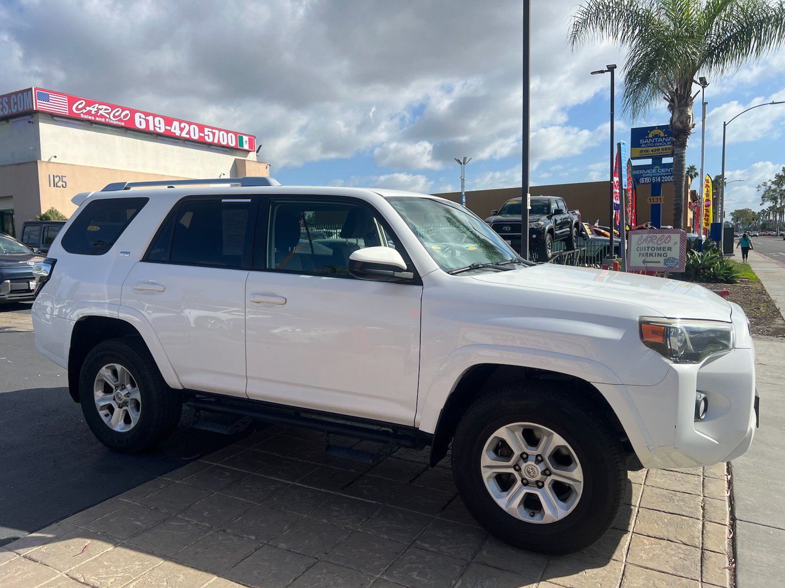 Used 2018 Toyota 4Runner SR5 AWD/4WD image 9