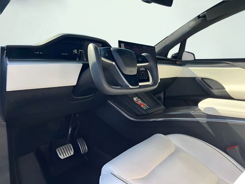 Used 2022 Tesla Model X Plaid AWD/4WD image 34