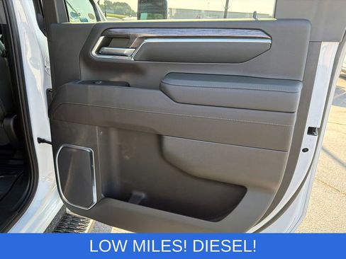 Used 2024 Chevrolet Silverado 3500 LTZ w/ LTZ Convenience Package AWD/4WD image 16