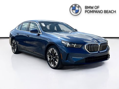 Used 2025 BMW 530i RWD image 1