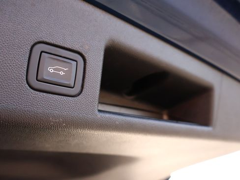 Used 2023 Chevrolet Equinox LT image 22