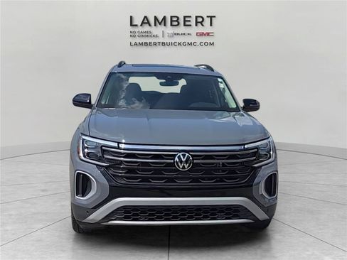 Used 2024 Volkswagen Atlas Peak Edition SE AWD/4WD image 8