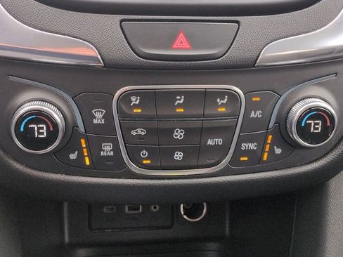 Used 2020 Chevrolet Equinox LT w/ Driver Convenience Package AWD/4WD image 16