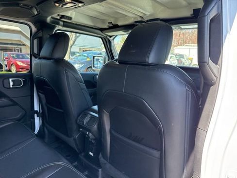 Used 2023 Jeep Wrangler Unlimited Sahara w/ Cold Weather Group image 22