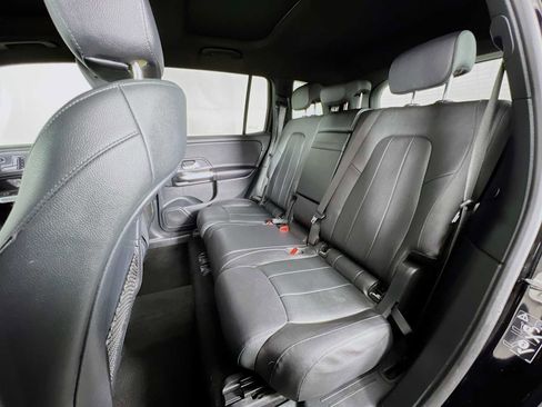 Used 2023 Mercedes-Benz GLB 250 4MATIC image 25