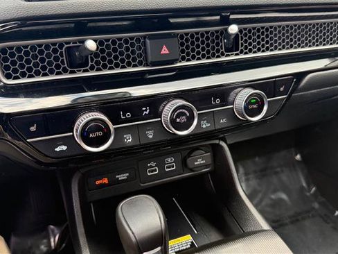 Used 2024 Honda Civic Touring image 30