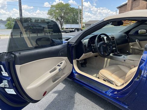 Used 2005 Chevrolet Corvette Convertible w/ Preferred Equipment Group RWD image 13