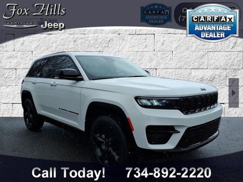 Used 2024 Jeep Grand Cherokee Altitude image 1