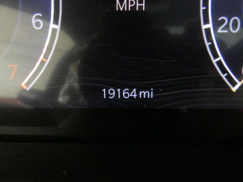 Used 2025 Jeep Grand Cherokee Altitude RWD image 20
