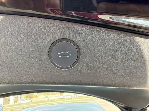 Used 2022 Tesla Model 3 Long Range AWD/4WD image 9