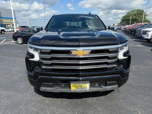 Used 2024 Chevrolet Silverado 1500 High Country w/ High Country Premium Package image 9