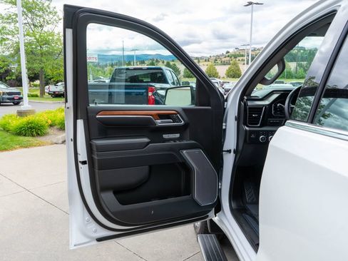 Used 2023 GMC Sierra 1500 Denali w/ Denali Reserve Package AWD/4WD image 18
