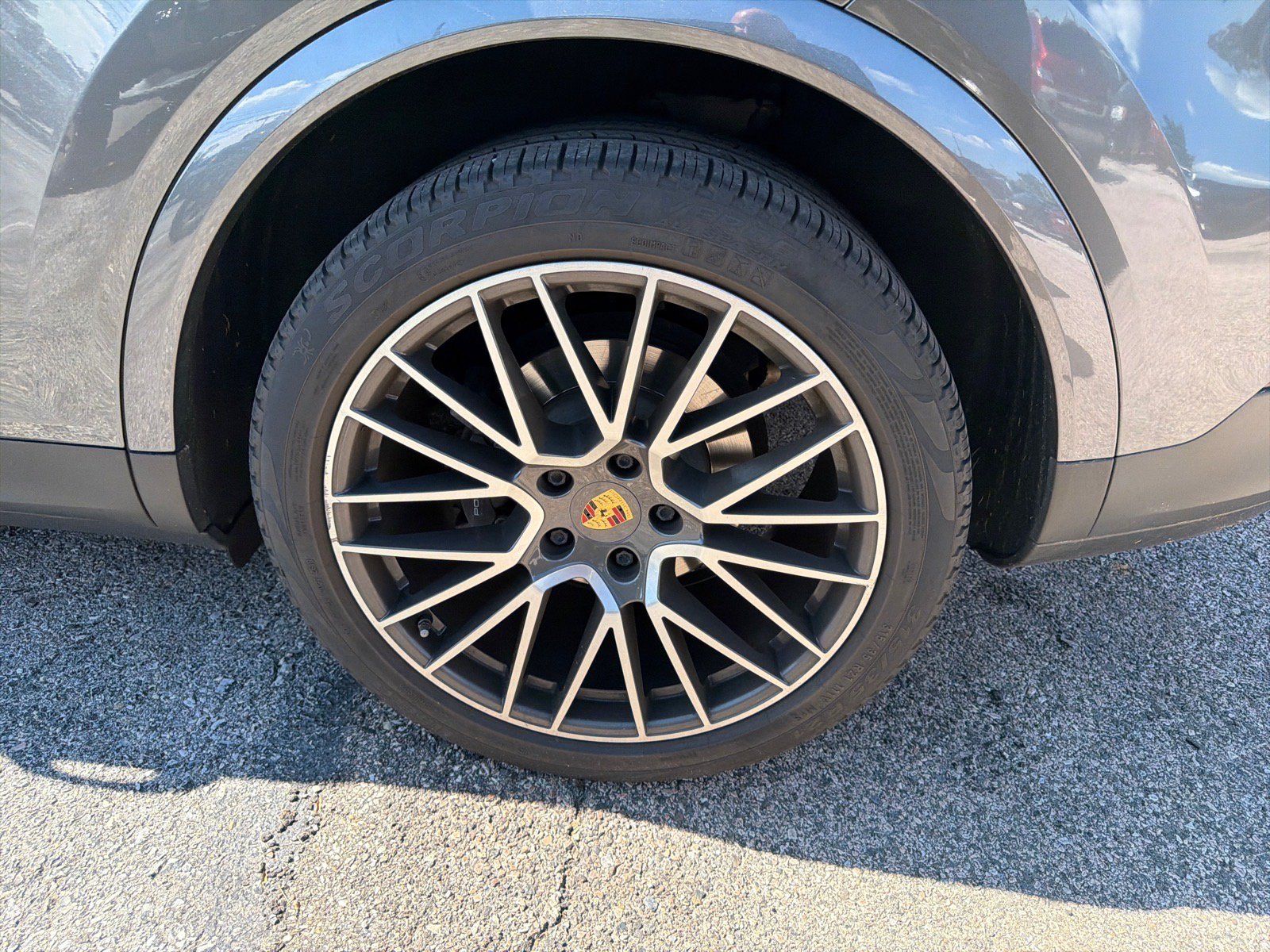 Used 2020 Porsche Cayenne AWD/4WD image 9