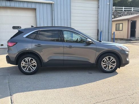 Used 2022 Ford Escape SEL w/ Technology Package FWD image 3