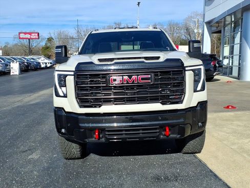 Used 2026 GMC Sierra 2500 AT4X image 3