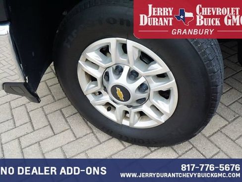 Used 2025 Chevrolet Silverado 2500 LT w/ Convenience Package AWD/4WD image 9