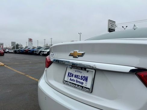 Used 2017 Chevrolet Impala LT w/ Leather Package image 9