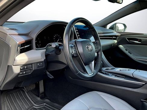 Used 2019 Toyota Avalon XLE image 18