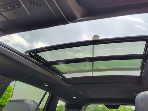 New 2025 Cadillac XT6 Luxury w/ LPO, Premium Carpet Package image 34