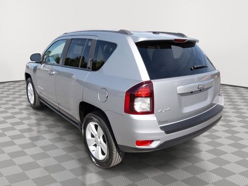 Used 2016 Jeep Compass Latitude AWD/4WD image 7