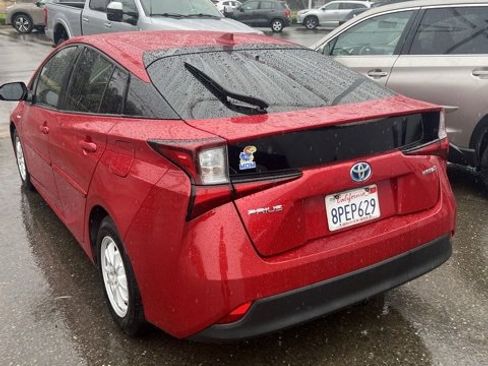 Used 2019 Toyota Prius L Eco image 6