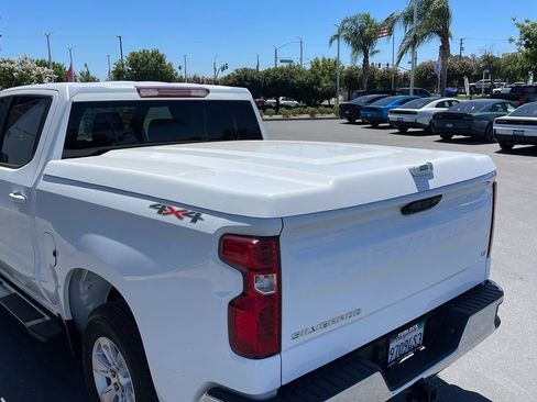 Used 2023 Chevrolet Silverado 1500 LT AWD/4WD image 5