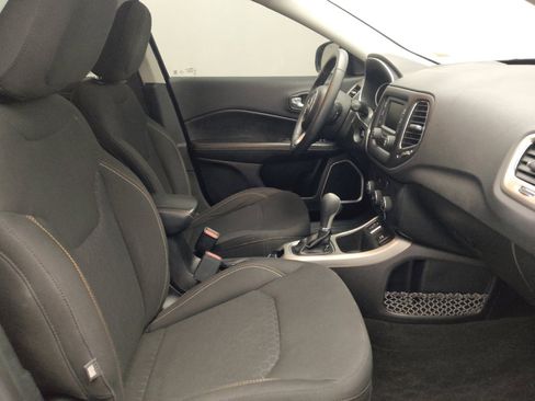 Used 2018 Jeep Compass Sport FWD image 21