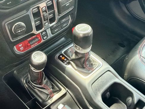 Used 2020 Jeep Gladiator Rubicon AWD/4WD image 26