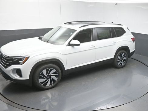 New 2026 Volkswagen Atlas SE image 43