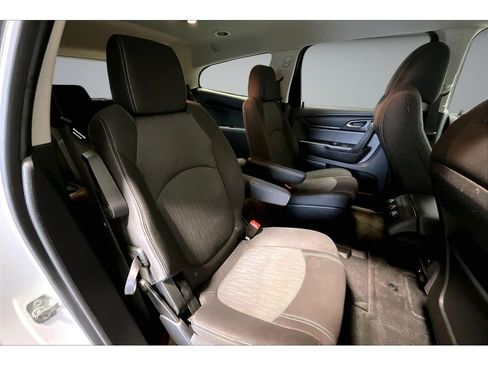 Used 2017 Chevrolet Traverse LT w/ Style and Technology Package FWD image 28