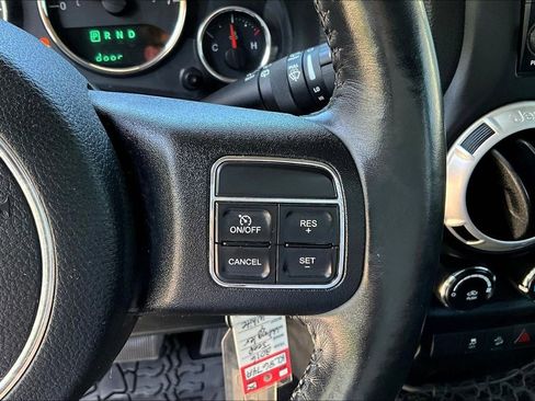 Used 2016 Jeep Wrangler Unlimited Sahara AWD/4WD image 11