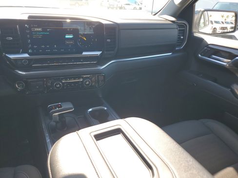 Used 2022 Chevrolet Silverado 1500 RST image 16