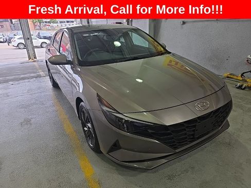 Used 2022 Hyundai Elantra Blue FWD image 1
