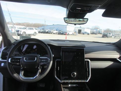 New 2026 GMC Acadia Denali Ultimate AWD/4WD image 16